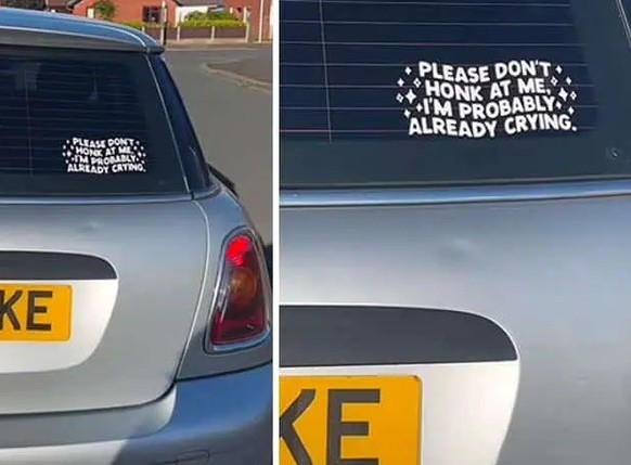 Okay bei diesen Autoaufklebern mussten wir lachen. 
https://pleated-jeans.com/2024/09/18/hilarious-bumper-stickers/