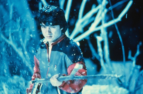 Bildnummer: 55182058 Datum: 10.02.1985 Copyright: imago/EntertainmentPictures
1985 - My Lucky Stars - Movie Set Feb 10, 1985; Hong Kong, CHINA; Actor JACKIE CHAN stars as Muscles in the Golden Way Fi ...