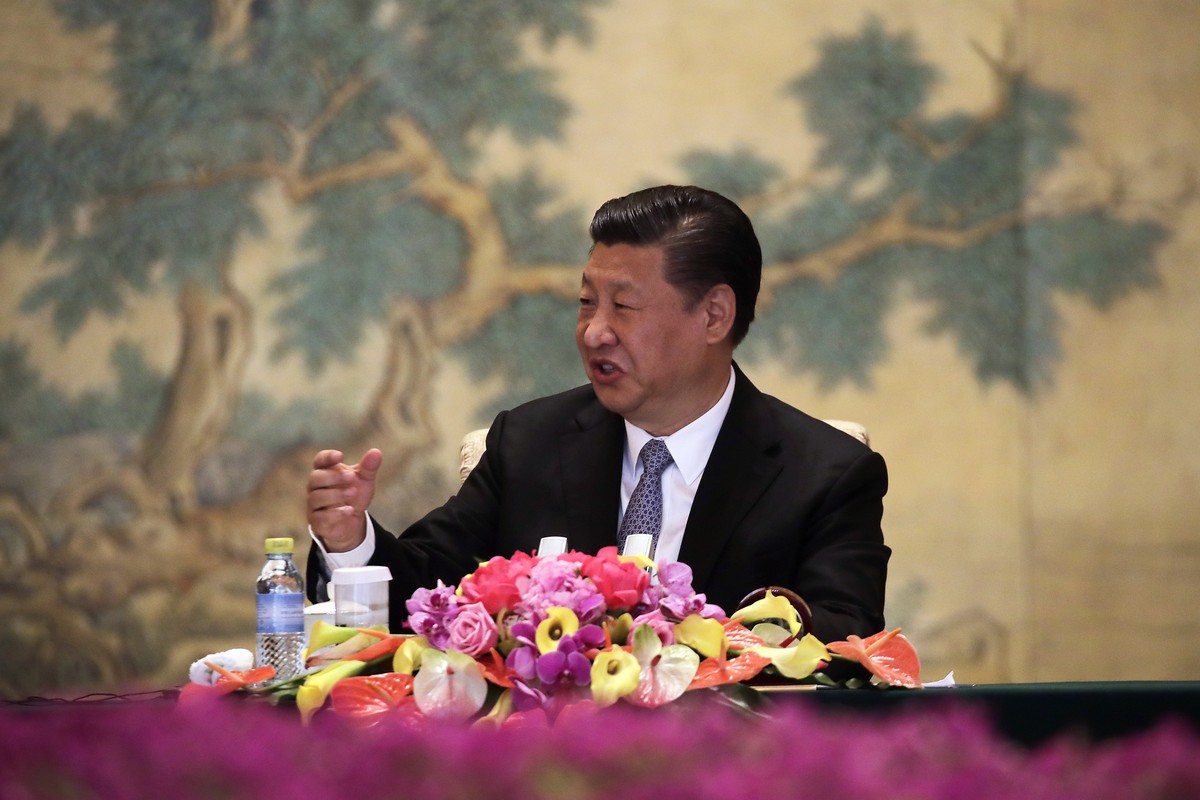 epa06826844 Chinese President Xi Jinping delivers his opening remarks to the members of Global chief executive committee during the round table summit at the Diaoyutai State Guesthouse in Beijing, 21  ...
