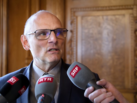Alfred Heer, der Präsident der Geschäftsprüfungsdelegation, gibt bekannt, dass eine Inspektion zur Geheimdienst-Affäre eröffnet wird.