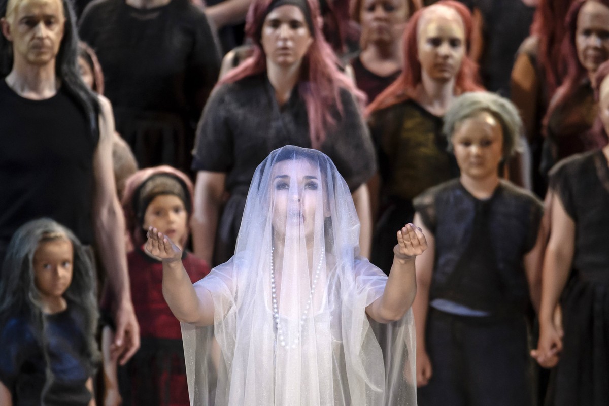 epa06038165 Russian opera singer Olga Peretyatko-Mariotti (in the role of Leila) during the media rehearsal of the opera 'Les Pecheurs de Perles' (The Pearl Fishers) by Georges Bizet at the  ...