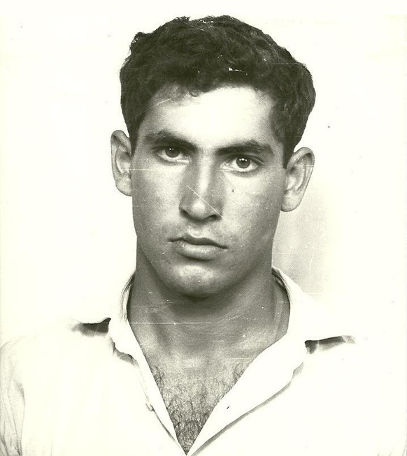 Dienstfoto aus Benjamin Netanjahus Militärakte (1967)
https://commons.wikimedia.org/w/index.php?curid=127201679