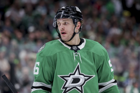 Dallas Stars right wing Mikko Rantanen (96) looks on during a face-off during an NHL hockey game against the Anaheim Ducks in Dallas, Tuesday, March 18, 2025. (AP Photo/Gareth Patterson)
Ducks Stars H ...