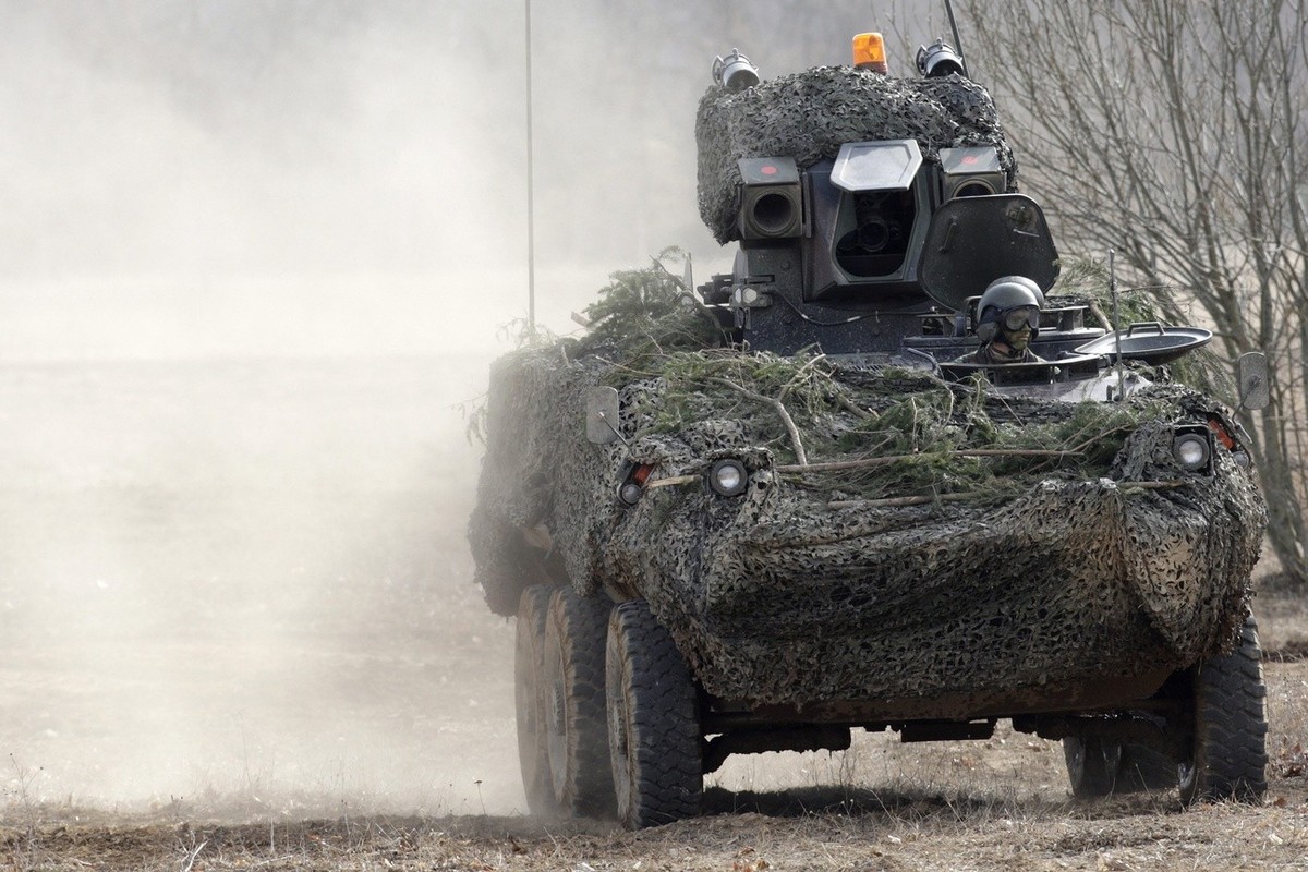 Un char Piranha en action dans le cadre de la premiere demonstration pratique DEMOEX de l'armee Suisse, sur le theme de la defense mission premiere et traditionnelle de l'armee, ce mardi 26  ...