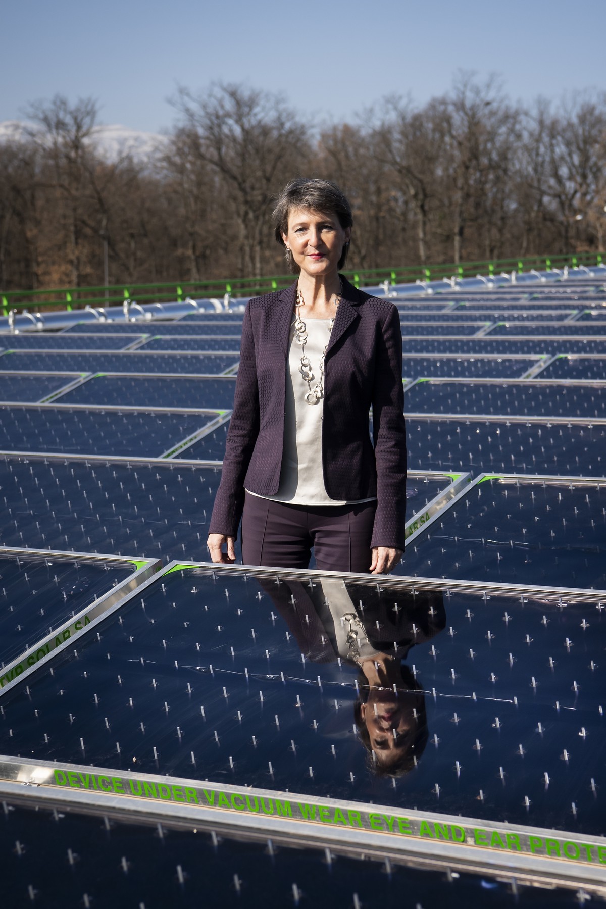 La conseillere federale Simonetta Sommaruga pose lors de l'inauguration de la centrale solaire thermique SIG SolarCAD II le jeudi 25 fevrier 2021 au Lignon pres de Geneve. (KEYSTONE/Jean-Christop ...