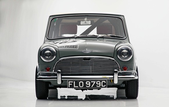 Austin Mini 1965 https://www.google.ch/url?sa=i&amp;rct=j&amp;q=&amp;esrc=s&amp;source=images&amp;cd=&amp;cad=rja&amp;uact=8&amp;ved=0CAMQjxw&amp;url=http%3A%2F%2Fwww.boldride.com%2Fride%2F1965%2Faust ...