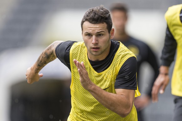 ARCHIV --- Renato Steffen sprintet waehrend des Trainings des BSC Young Boys, am Dienstag, 23. Juni 2015 im Stade de Suisse in Bern. Renato Steffen wechselt per sofort von den Young Boys zum FC Basel, ...