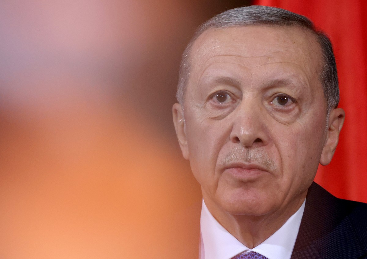 epa10981217 Turkish President Recep Tayyip Erdogan looks on during a press conference with German Chancellor Scholz, at the Federal Chancellery in Berlin, Germany, 17 November 2023. Erdogan is visitin ...