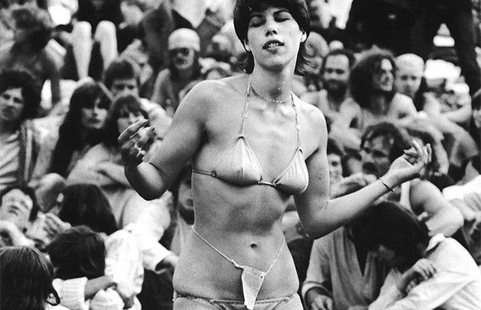 Tanzende Frau am Gurten Festival 1981