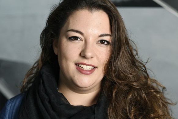 Tamara Funiciello, Kandidatin als neue JUSO-Praesidentin, vor der Delegiertenversammlung der JUSO in Zuerich am Samstag, 18. Juni 2016. Am 18. Juni tritt Fabian Molina als JUSO-Praesident zurueck. Sam ...