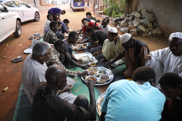 Fastenbrechen am 6. April in Khartum.