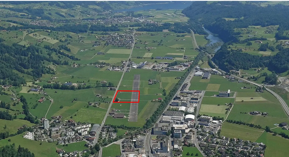 Der Flugplatz Kägiswil mit dem möglichen Standort der Rega (rot eingezeichnet).