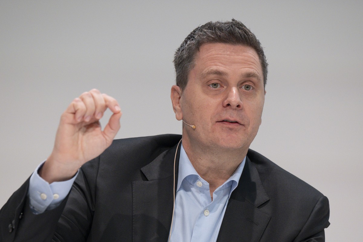 Thomas Schinecker, CEO Roche Group, speaks during the 2024 full-year results media conference of pharmaceutical company Roche in Basel, Switzerland, on Thursday, January 30, 2025. (KEYSTONE/Georgios K ...