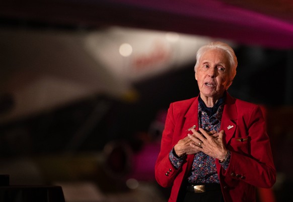 Wally Funk delivers remarks after accepting the 2022 Michael Collins Trophy for Lifetime Achievement, Thursday, March 24, 2022, at the Smithsonian National Air and Space Museums Steven F. Udvar-Hazy c ...