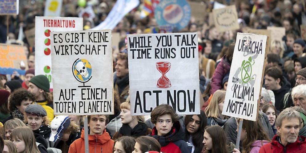 Die Bewegung «End Fossil» will kommende Woche ein Schulhaus besetzen, als Zeichen für den Klimaschutz. Das Ganze soll am Dienstag passieren. Das Ziel der Sache: Workshops für Schülerinnen und Schüler  ...