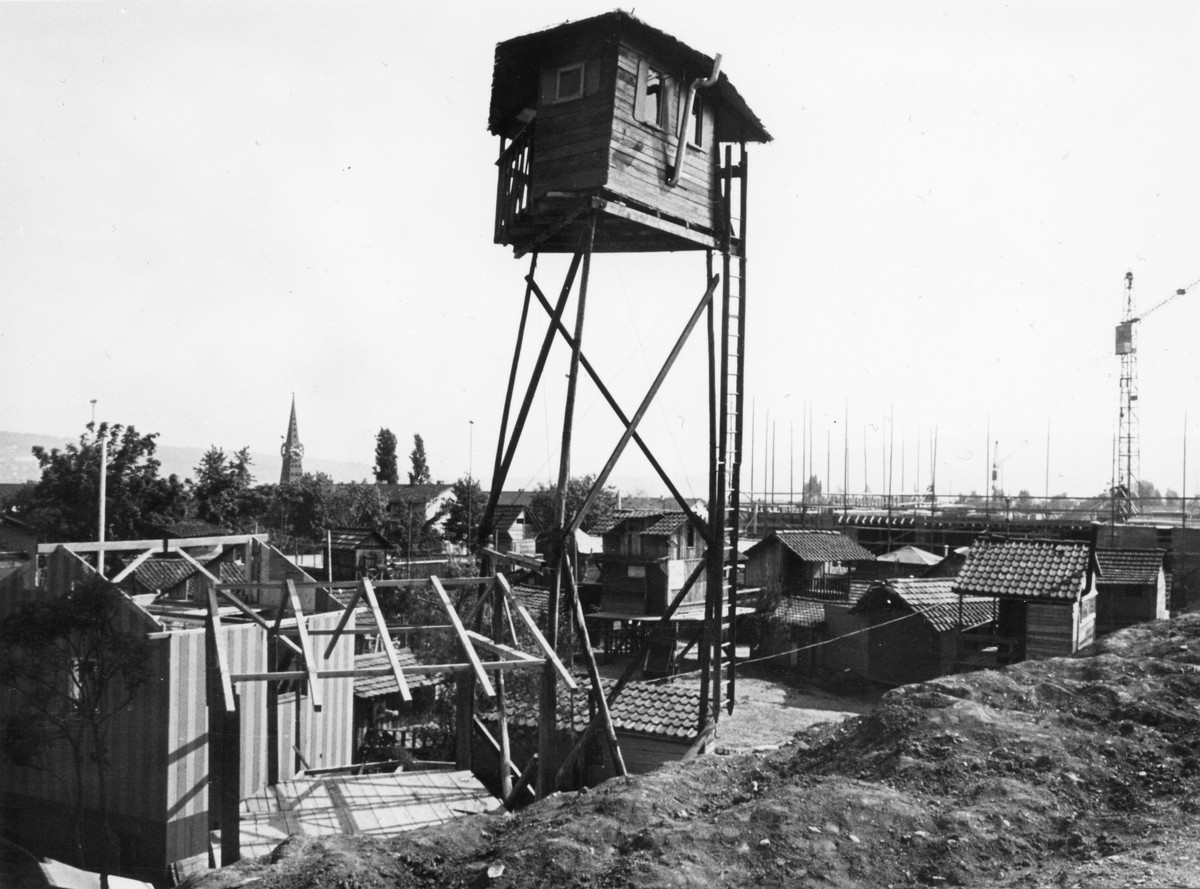 Wiedikon Döltschiweg, bei Robinson-Spielplatz 
Heuried, 1956 / Baugeschichtliches Archiv Zürich