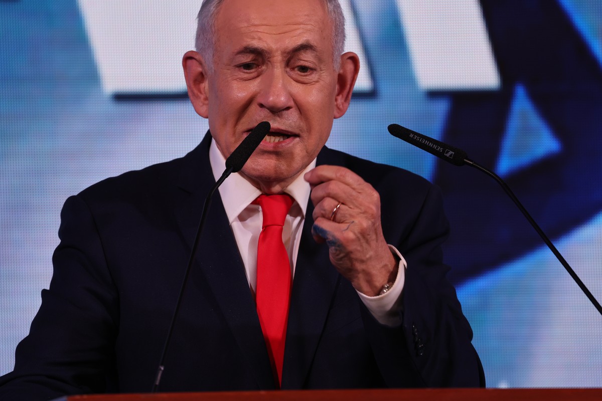 epa13335705 Israeli Prime Minister Benjamin Netanyahu addresses supporters during a Likud party election event in Jerusalem, 28 October 2026. Israelis headed to the polls in the first nationwide 26th  ...