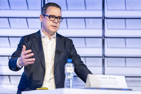 Lukas Brosi, CEO der Flughafen Zuerich AG spricht an der Bilanzmedienkonferenz der Flughafen Zuerich AG am Dienstag, 10. Maerz 2026 in Zuerich Kloten. (KEYSTONE/Michael Buholzer)