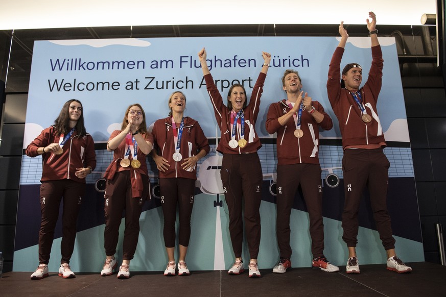 Olympia-Medaillengewinnerinnen und Medaillengewinner Nina Christen (Gold und Bronze im Schiessen), Noe Ponti und Jeremy Desplanches (beide Bronze im Schwimmen), Nikita Ducarroz (Bronze im BMX Freestyl ...