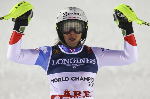 Switzerland&#039;s Wendy Holdener celebrates after winning the women&#039;s combined, at the alpine ski World Championships in Are, Sweden, Friday, Feb. 8, 2019. (AP Photo/Alessandro Trovati)