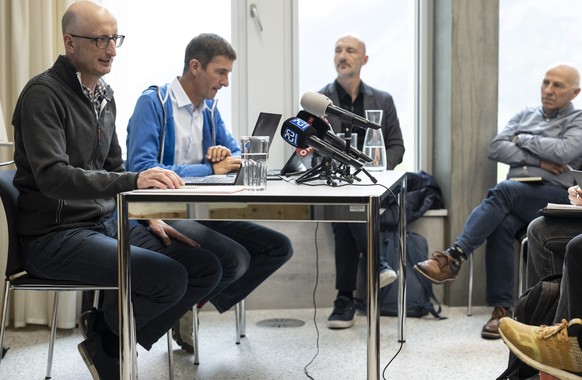 Stefan Schneider, Leiter Fruehwarndienst Albula/Alvra, CSD Ingenieure AG, sowie die Mitarbeiter des Amtes fuer Naturgefahren mit Projektleiter Brienz Andreas Huwiler, Amtsleiter Urban Maissen, und Lei ...