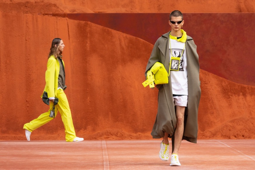 epa13280537 Models present creations from the Spring/Summer 2027 collection of Lacoste during Paris Fashion Week, in Paris, France, 04 October 2026. The presentation of Spring/Summer 2027 collections  ...