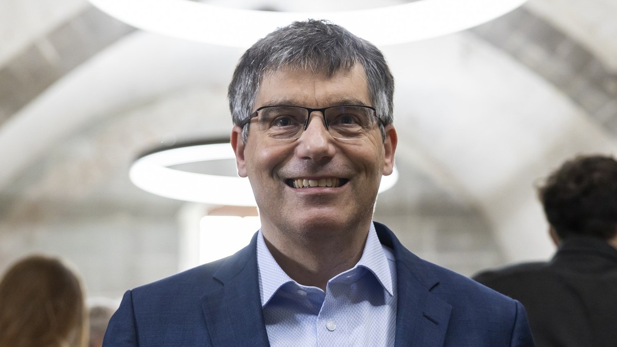 Roger Nordmann, candidat du parti socialiste vaudois, reagit lors du 2eme tour de l'election complementaire au Conseil d'Etat vaudois le dimanche 29 mars 2026 a Lausanne. (KEYSTONE/Cyril Zin ...