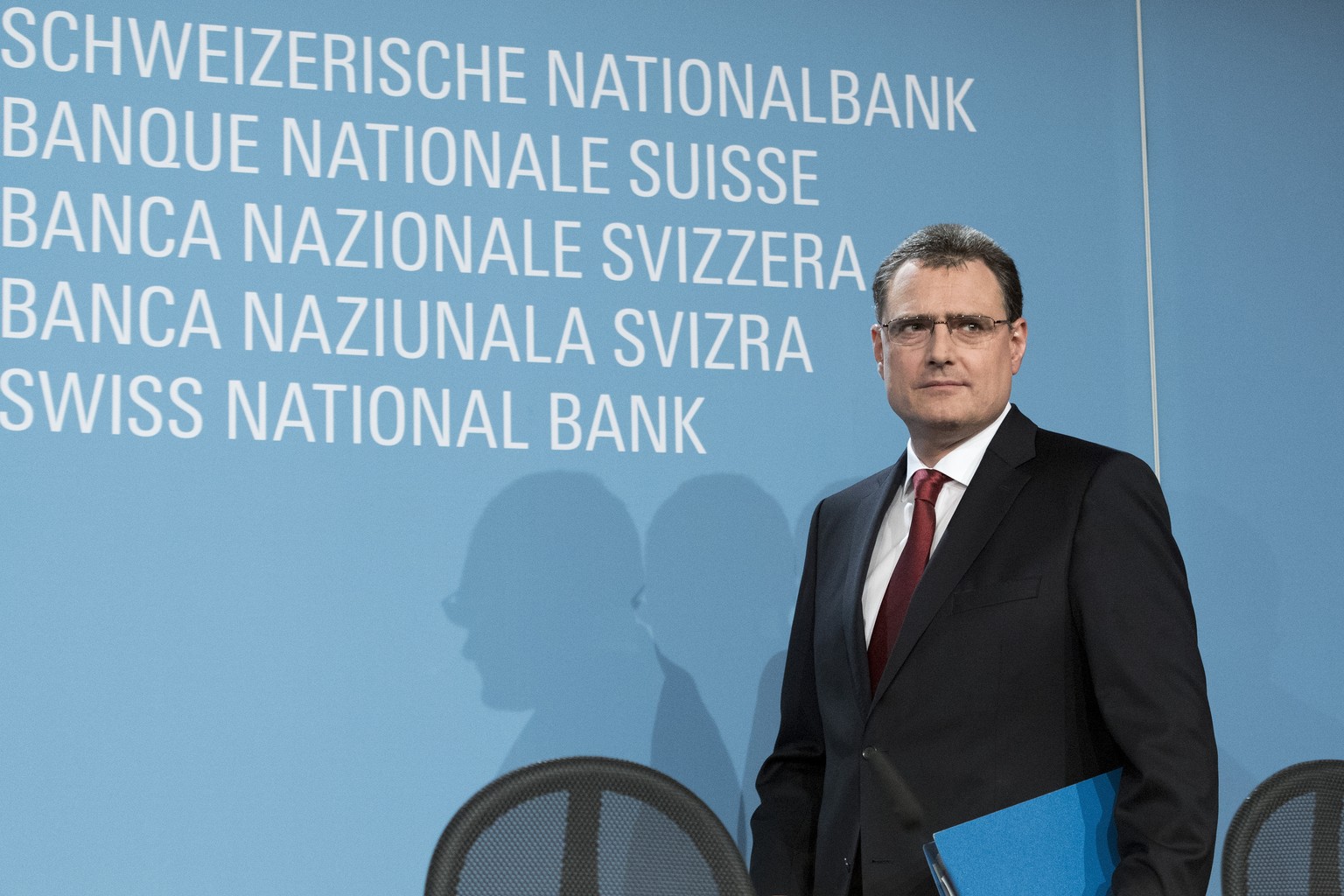 Thomas Jordan, Direktor der Schweizerischen Nationalbank (SNB), praesentiert die geldpolitischen Entscheide der SNB am Donnerstag, 16. Juni 2016 in Bern. (KEYSTONE/Lukas Lehmann)
