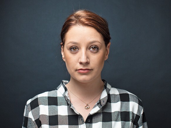 Portraits von Frauen zum Thema &quot; Frauen als Freiwild &quot;, Anonym