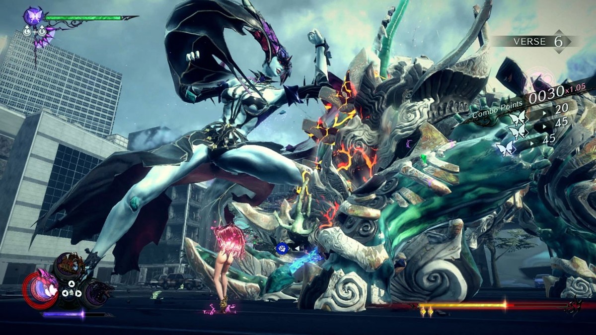 Ja, Bayonetta zeigt während des Kampfes oft ganz viel Haut.