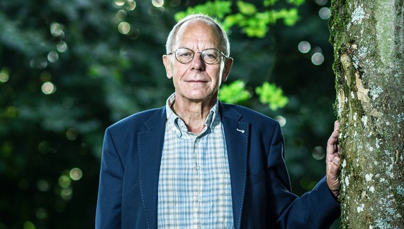 PDAG-Chefarzt Josef Sachs im Park der Klinik Koenigsfelden in Windisch. Aufgenommen zur Pensionierung am 27. August 2015.