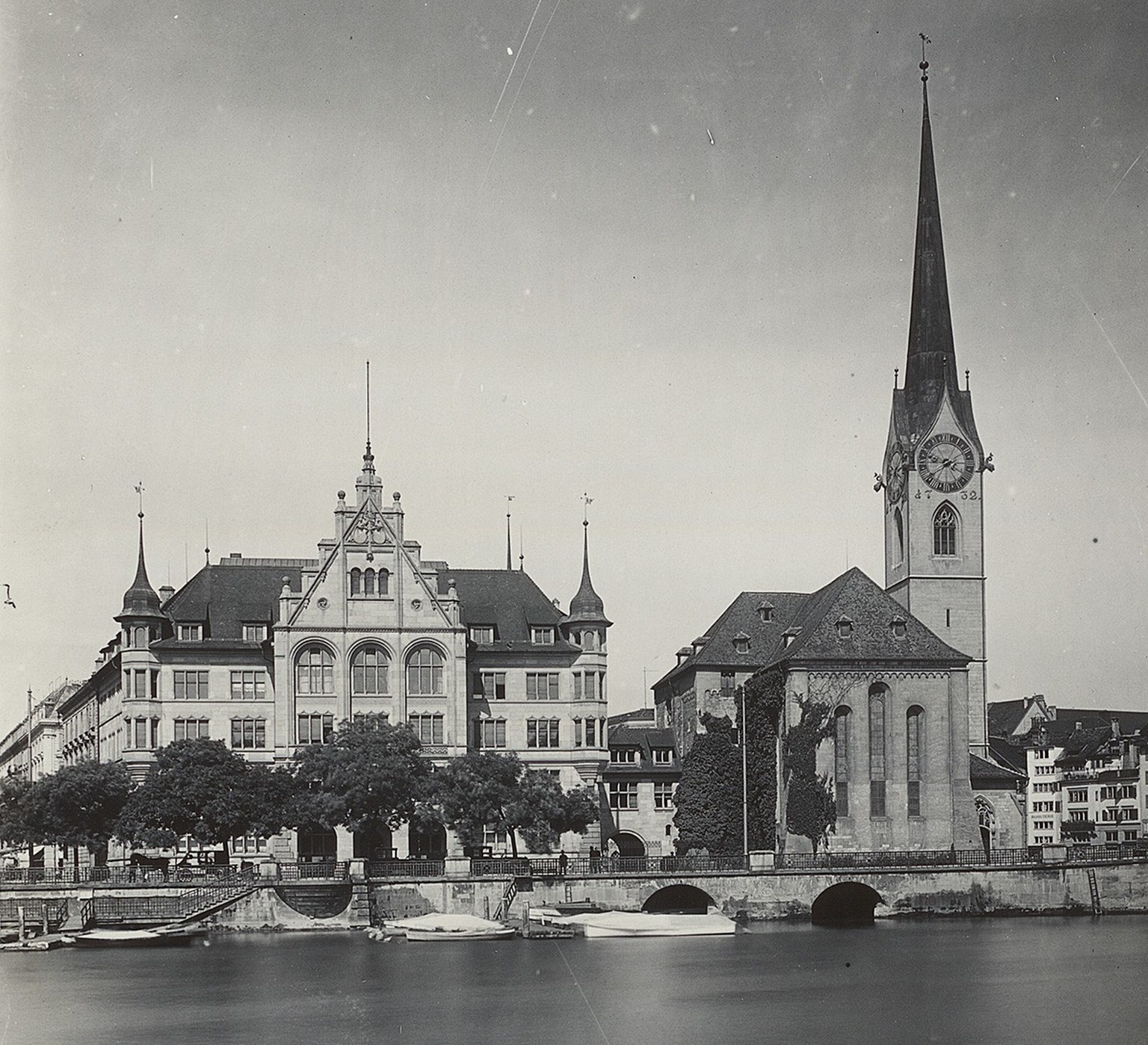 Das von Gull entworfene Zürcher Stadthaus am Standort des ehemaligen Klosters Fraumünster. Aufnahme um 1915.
http://doi.org/10.3932/ethz-a-000015938