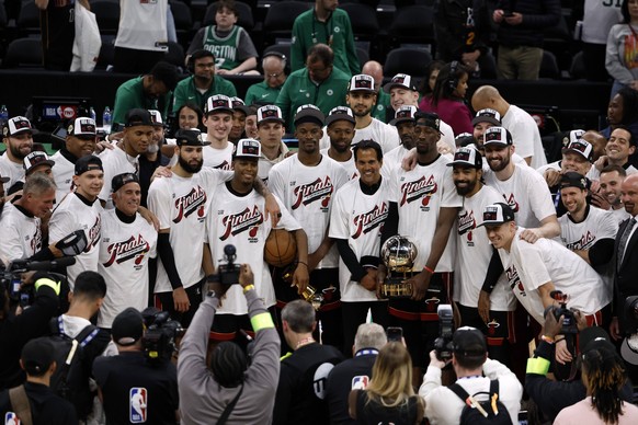 NBA, Basketball Herren, USA Playoffs-Miami Heat at Boston Celtics May 29, 2023 Boston, Massachusetts, USA The Miami Heat celebrates on the podium after defeating the Boston Celtics in game seven of th ...