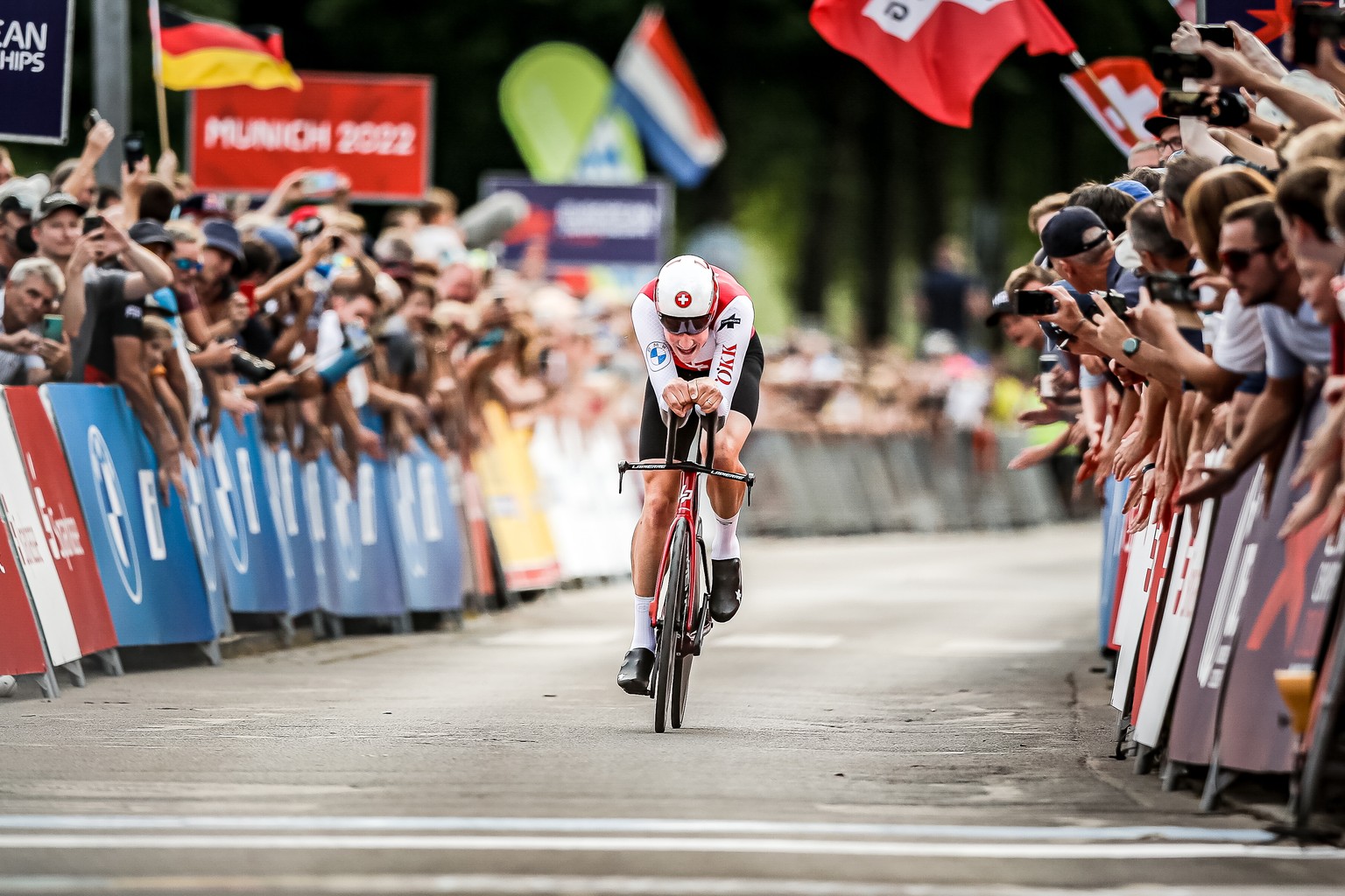 epa10126131 Stefan Kueng of Switzerland is competing in the Cycling Road - Men&#039;s Individual Time Trial event at the European Championships Munich 2022, Fuerstenfeldbruck, Germany, 17 August 2022. ...