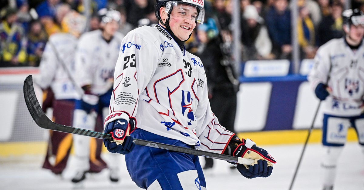 US-College-Team-winkt-beim-Spengler-Cup-Deb-t-der-Final-Sparta-Prag-hat-etwas-dagegen