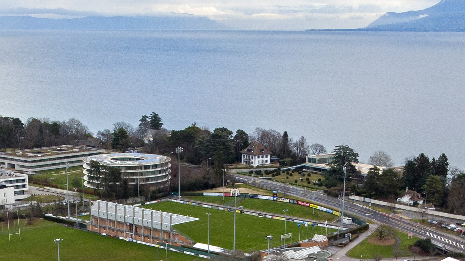 Vue aerienne de l&#039;UEFA Centre sportif de Colovray qui comprennent six terrains de football, un terrain de rugby et d&#039;une piste d&#039;athletisme, ce vendredi 10 janvier 2020 a Nyon. (KEYSTON ...