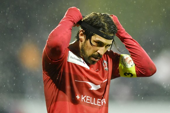 Der Winterthurer Davide Calla jubelt nach dem 1-0 beim Fussball-Cup 1/8-Finalspiel FC Winterthur gegen den FC Thun in Winterthur am Mittwoch, 30. Oktober 2019. (KEYSTONE/Walter Bieri)