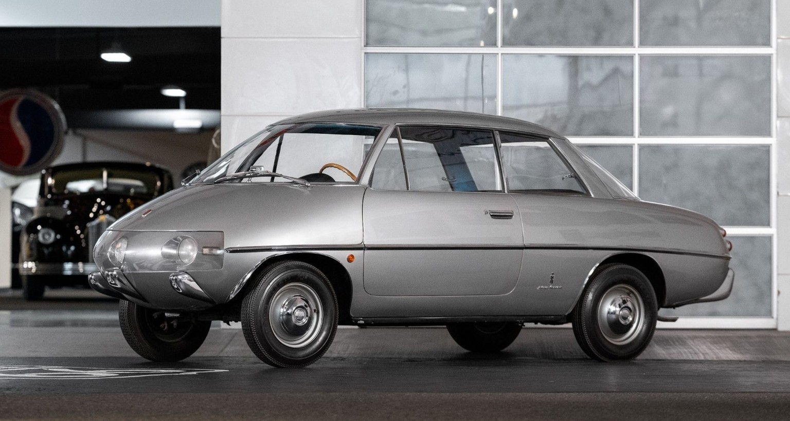 Coachbuilt one-off

1961 Fiat 600D Pininfarina Y Berlinetta
Coachwork by Pininfarina
Chassis no. 600-D01085991
Engine no. 1186742

767cc Overhead Valve Inline 4-Cylinder
Single Carburetor
32bhp at 4,8 ...