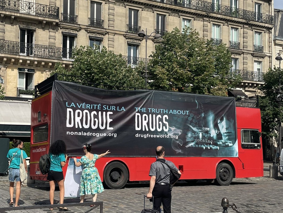 La scientologie active à Paris pendant les JO