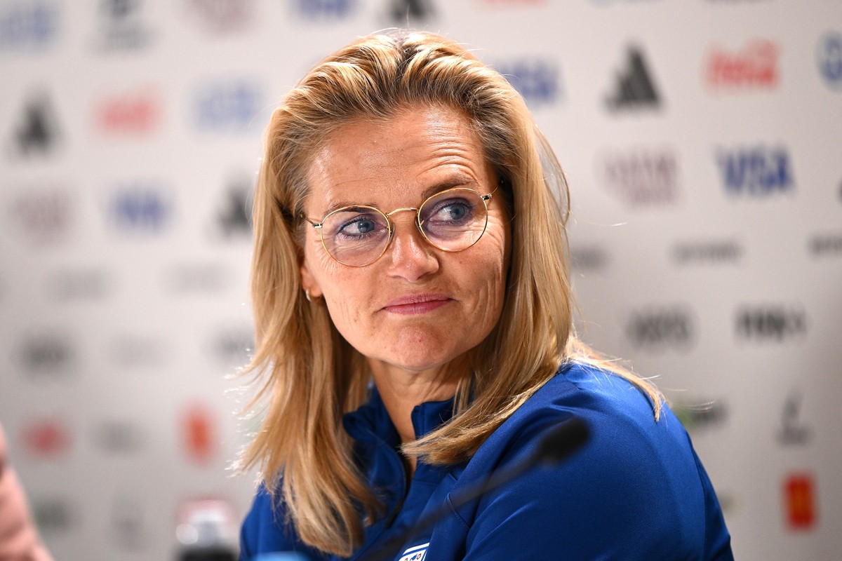 epa10801058 England head coach Sarina Wiegman speaks to media during a team England press conference at Stadium Australia in Sydney, Australia, 15 August 2023. EPA/DAN HIMBRECHTS AUSTRALIA AND NEW ZEA ...