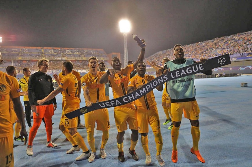 Ausgelassene Stimmung nach dem Match: Die Young Boys feiern mit den angereisten Fans.&nbsp;