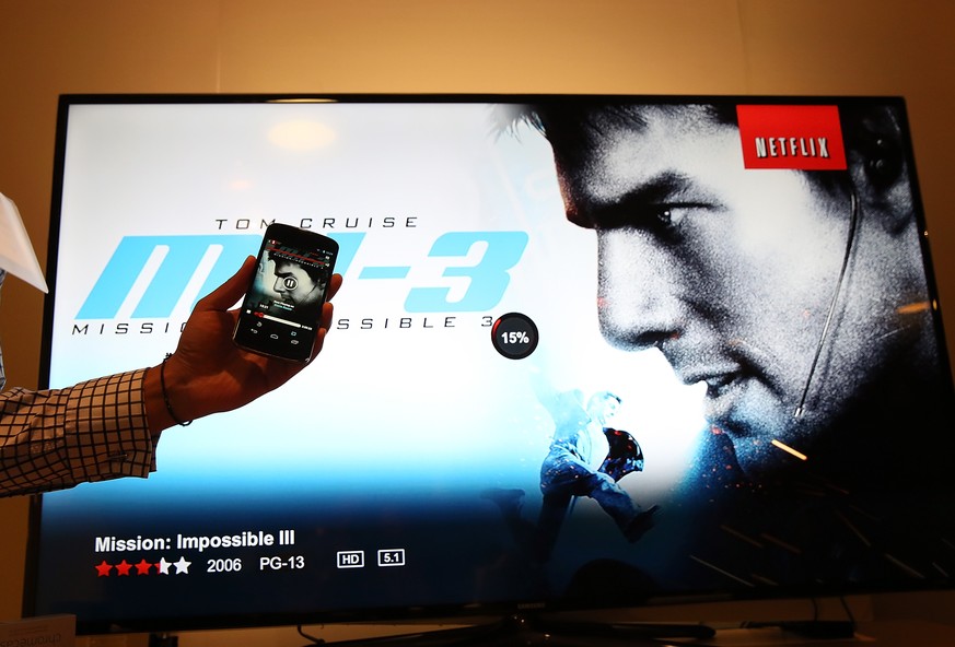 Tom Cruise wird vom Smartphone auf den Fernseher «gebeamt».