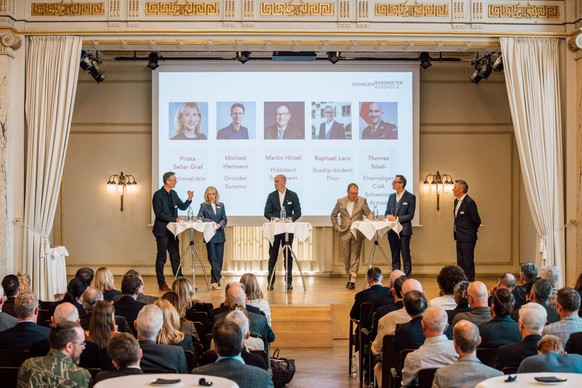 Michael Hermann (1. von links) anlässlich der Präsentation des 6. Chancenbarometers