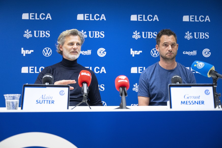 Alain Sutter, Sportchef des Grasshopper Club Zuerich, links, und Gernot Messner, Cheftrainer des Grasshopper Club Zuerich, rechts, sprechen bei einer Medienkonferenz, am Freitag, 10. April 2026 in Zue ...