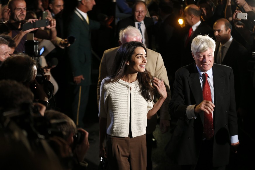 Amal Clooney auf dem Weg zur Arbeit, gestern in Athen, wo sie die griechische Regierung berät.