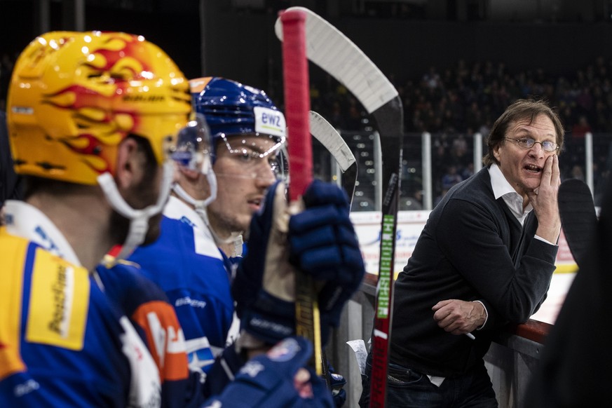 Zuerichs Cheftrainer Arno Cel Curto reagiert im Eishockeyspiel der National League zwischen den ZSC Lions und den SCL Tigers am Samstag, 19. Januar 2019, im Zuercher Hallenstadion. (KEYSTONE/Ennio Lea ...