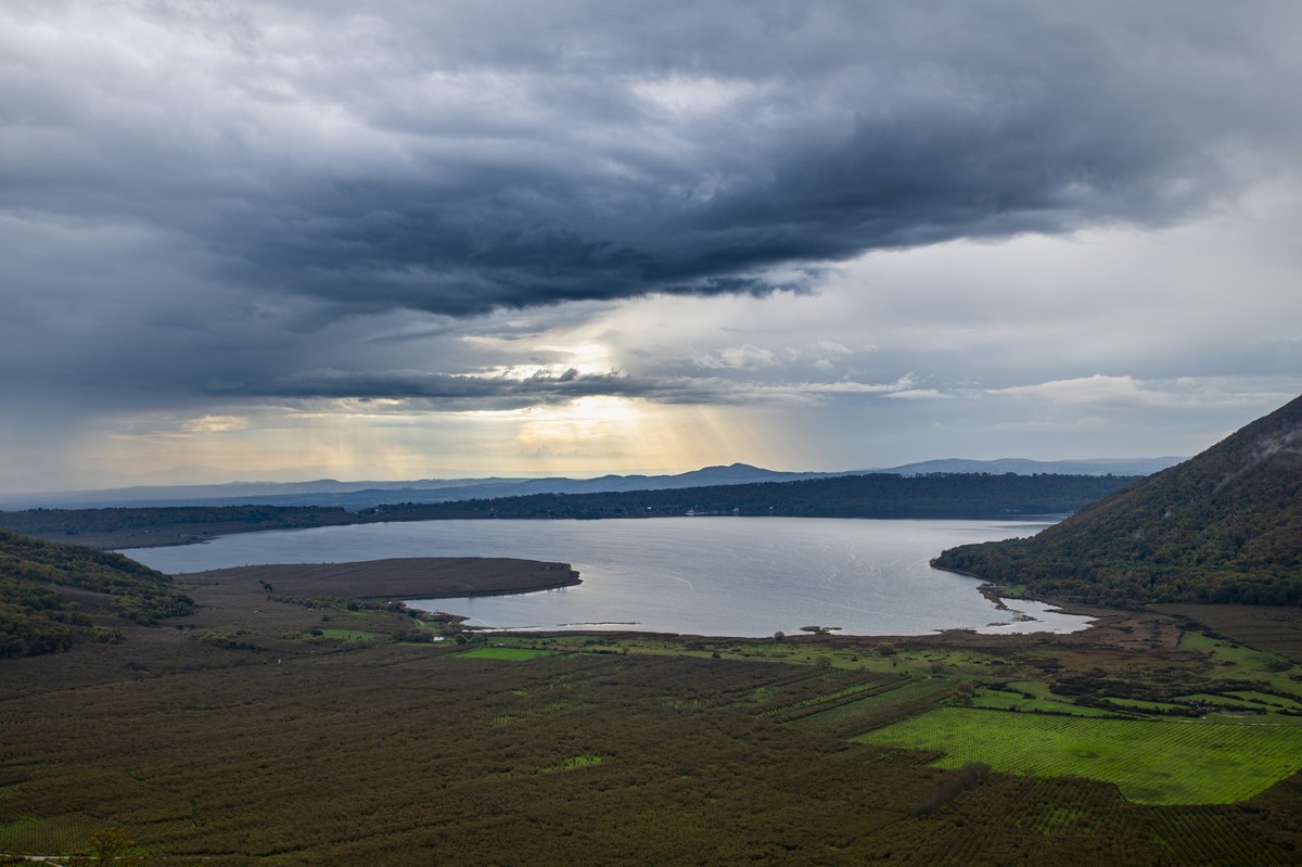 landscape of lake vico seen from a paraglider xkwx landscape, lago di vico, nature, trees, woods, alberi, bare wood, beech, bosco, bosco spoglio, faggeta, faggio, fagus sylvatica, forest, foresta, lak ...