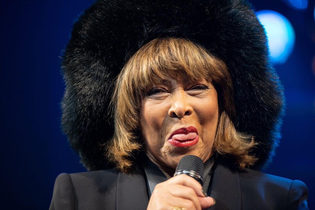 epa07411992 Singer Tina Turner appears on the stage after the premiere of the new musical 'TINA' in Hamburg, northern Germany, 03 March 2019. The musical will deal with the life of the singe ...