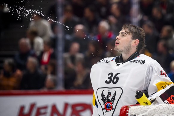 Le gardien du fribourg Jeffrey Meier lors du match du championnat suisse de hockey sur glace de National League entre Lausanne HC, LHC et HC Fribourg-Gotteron le samedi 26 novembre 2022 a la patinoire ...