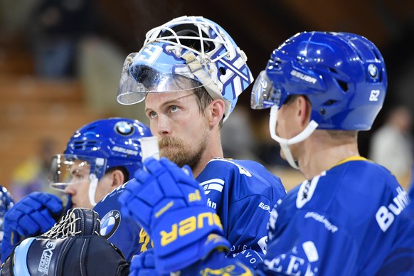 Davos&#039;Goalie Anders Lindbaeck, nach dem Eishockey-Qualifikationsspiel der National League A zwischen dem HC Davos und dem HC Fribourg-Gotteron am Dienstag, 2. Oktober 2018, in der Vaillant Arena  ...